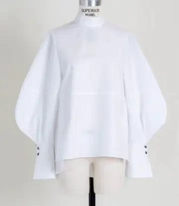 IORE 이오레 피쉬 블라우스 화이트