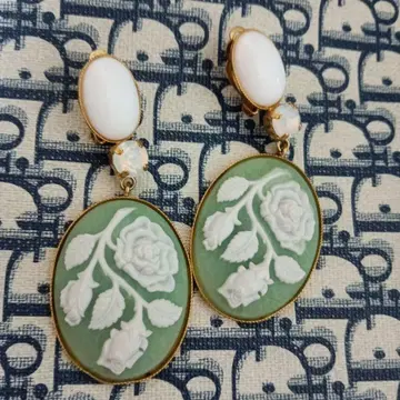 빈티지풍 로즈 모티브 귀찌 미사용