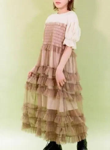 캔디 스트리퍼 튤 티어드 퍼프 슬리브 원피스