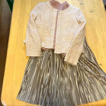 베이지 트위드 셋업 스커트