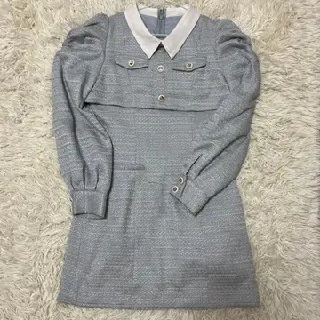 스카이블루 긴팔 무릎 기장 원피스