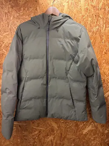 Patagonia 후드 부착 다운 자켓 올리브 그린 카키