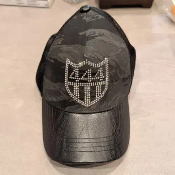 요시노리 코타케 카모 패턴 스톤 로고 캡