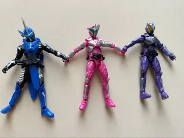 가면라이더 블레이즈 플라잉 팔콘 스팅 스콜피온 피규어