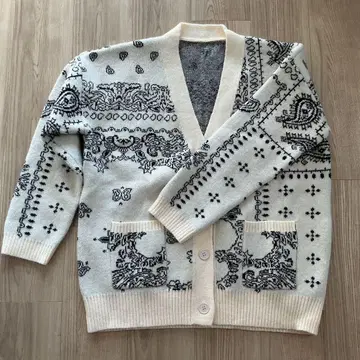 오버 사이즈 가디건 페이즐리 모노톤 Dazy