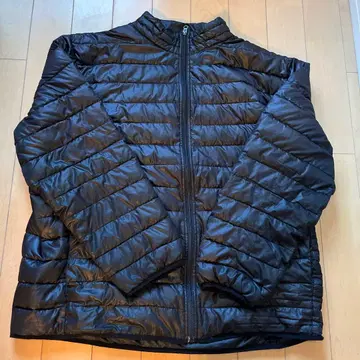 블랙 다운 자켓 퀼팅 디자인