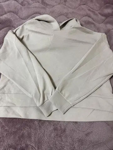 GU 후드 부착 후드티 아이보리