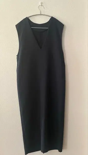 나인어스 rrrrrrrrr 원피스 올 시즌 브이넥 원피스