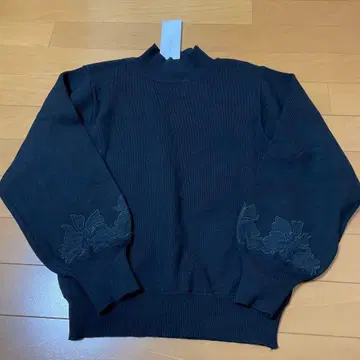 EMMA JAMES 블랙 하이넥 스웨터