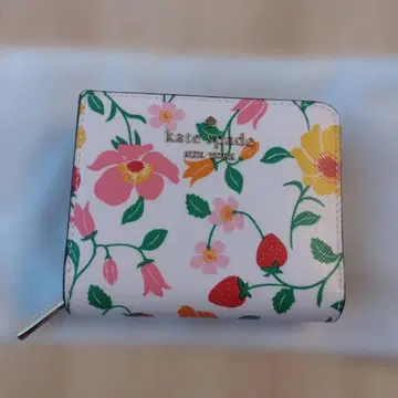 [새상품급] 케이트 스페이드 꽃무늬 매디슨 스트로베리 가든 지갑