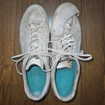 화이트 스파이크 슈즈 금속 스파이크