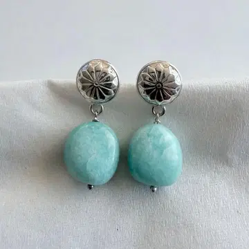 리틀 러그 군카마쿠라/아마존 나이트 네이비 콘초 스터드 귀걸이