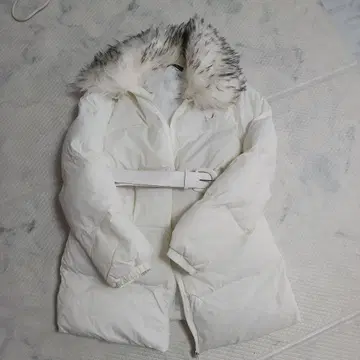 화이트 다운 자켓 S 사이즈 퍼 포함 SHEIN 쉬인