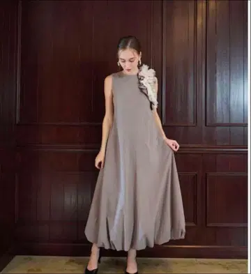 Acka tulle no sleeve one-piece