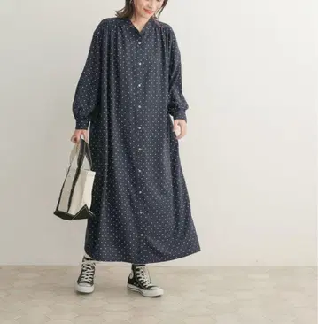 어반 리서치 도어스 도트 개더 원피스