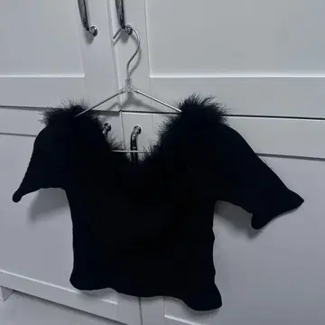 릴릴리 lillily 니트 오프숄더 퍼