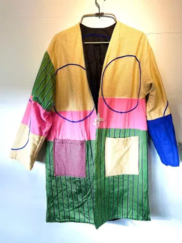 중간에 멈추는 퀼팅 코트 리버서블