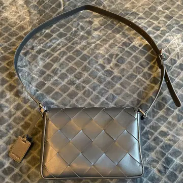 INTREX 블랙 숄더백 인트레차트풍