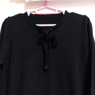 미사용품 앤드러브 블랙 리본 포함 긴팔 니트 튜닉