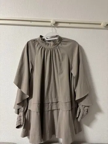 스나이델 SNIDEL 백 플레어 튜닉 블라우스