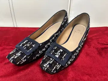 네이비 계열 트위드 스퀘어토 펌프스