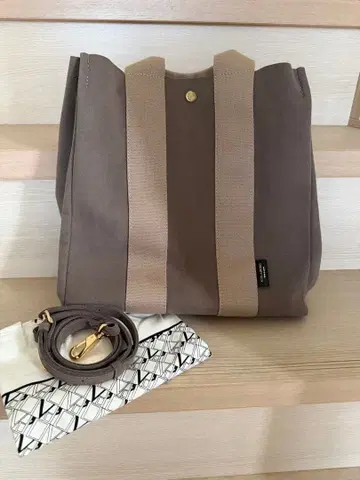 새상품급 비올라돌로 지노 L 토트백