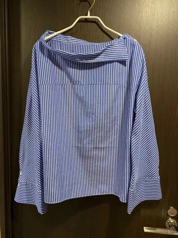 마차트 스트라이프 블라우스