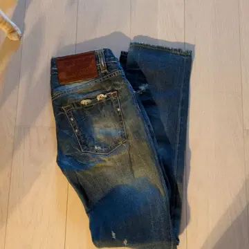 디스퀘어드 데미지 디자인 데님 이탈리아제 로우라이즈 사이즈 38