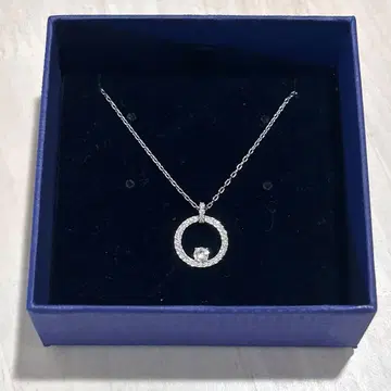 Swarovski 원형 펜던트 목걸이