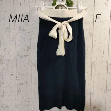 MIIA 리본 포함 네이비 리브 편직 타이트 스커트 니트 스커트