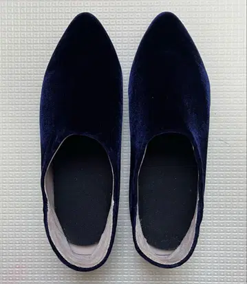 mizuiroind 네이비 벨벳 플랫슈즈
