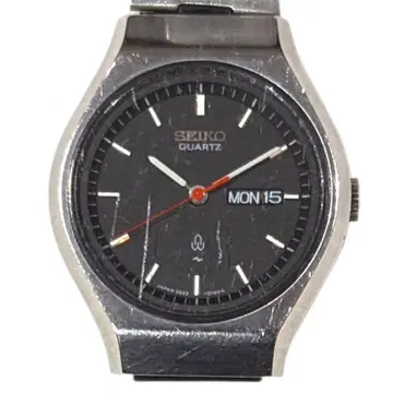 세이코 샤리오 2623-016B 쿼츠 데이데이트 손목시계 (작동 안 함)