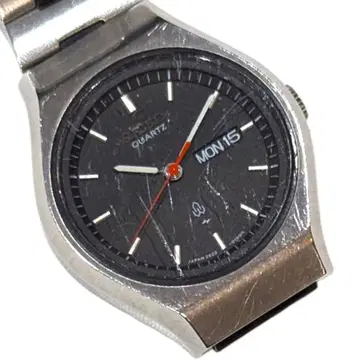 세이코 샤리오 2623-016B 쿼츠 데이데이트 손목시계 (작동 안 함)