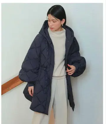 미사용 새상품 라이트 써모 네이비 퀼팅 자켓 후드 부착