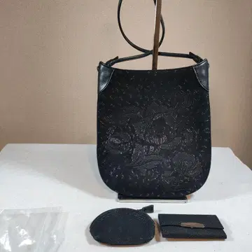 컨디션 최상 인덴야 숄더백 블랙 동전 지갑 키케이스 포함