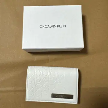 CK 캘빈 클라인 화이트 명함지갑