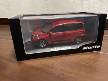 시엔타 스칼렛 메탈릭 미니카