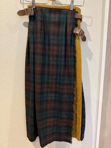 체크 무늬 플리츠 롱 스커트