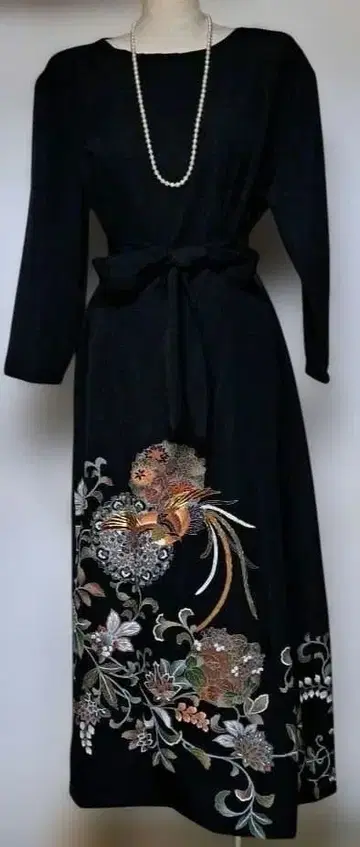 블랙  리메이크 자수 롱 드레스