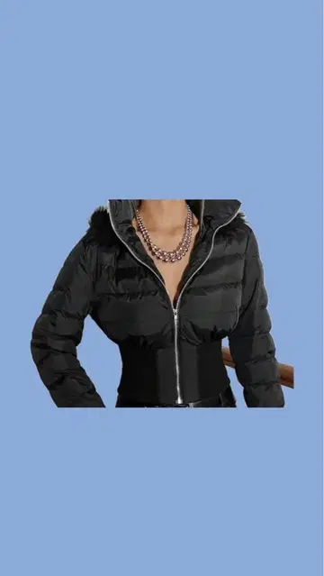 후드 부착 블랙 다운 자켓 퍼