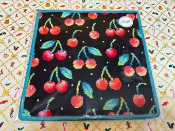 페이러 체리 도트 손수건 블랙 x 블루 새상품