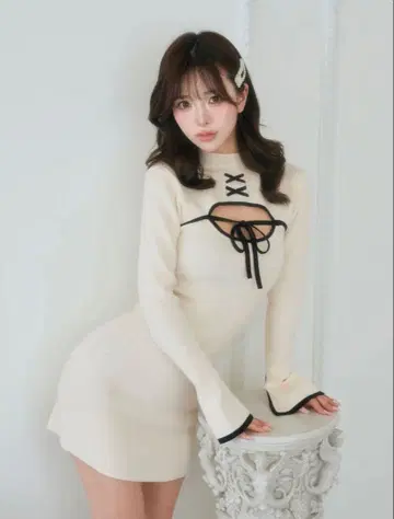 다리치 프론트 오픈 리본 니트 미니 원피스