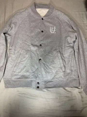 Uniform experiment 그레이 맨투맨 자켓 하자품