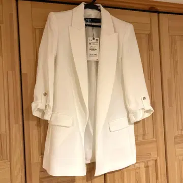 미사용 새상품 ZARA 화이트 테일러드 자켓
