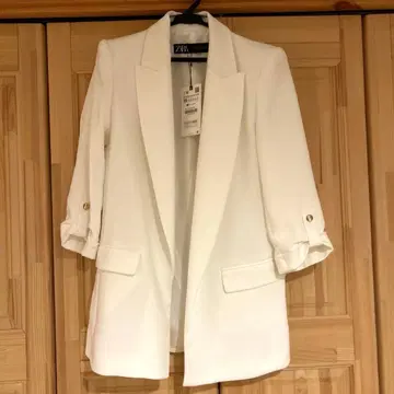 미사용 새상품 ZARA 화이트 테일러드 자켓