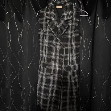 RESEXX 슬리브리스 체크 미니 원피스