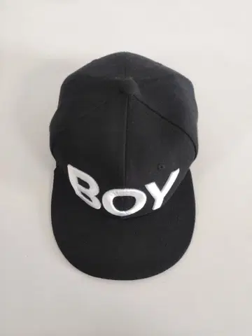 BOY 로고 자수 야구 모자 블랙