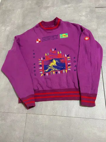 C.E UNINTERRUPTED CREW NECK 자수 맨투맨