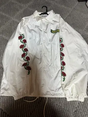 산타크루즈 장미 자수 나일론 자켓