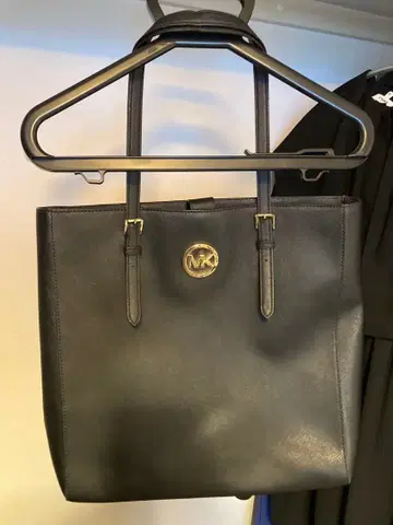 마이클코어스 블랙 토트백